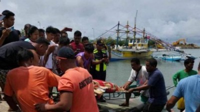 [10.4] Bajo de Masinloc에서 외국 선박이 보트를 공격하여 필리핀 어부 3명 사망
